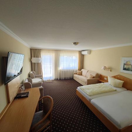 Sporthotel Schoenblick Меерсбург Екстериор снимка