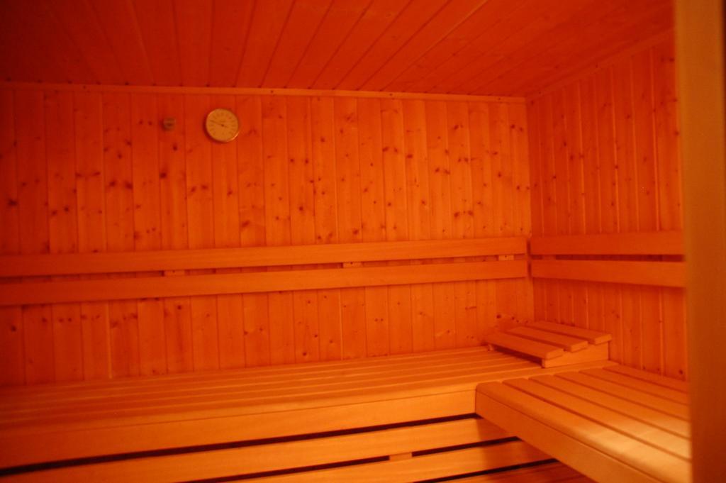 Sporthotel Schoenblick Меерсбург Екстериор снимка