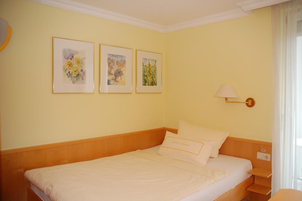 Sporthotel Schoenblick Меерсбург Екстериор снимка