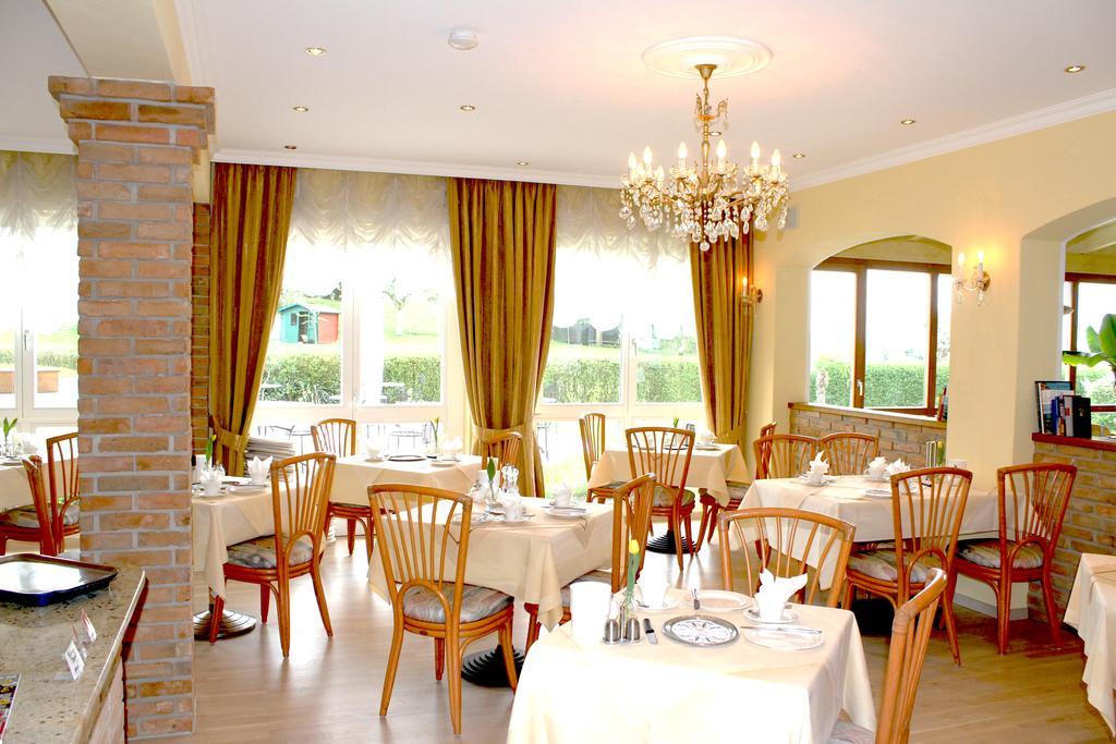Sporthotel Schoenblick Меерсбург Екстериор снимка