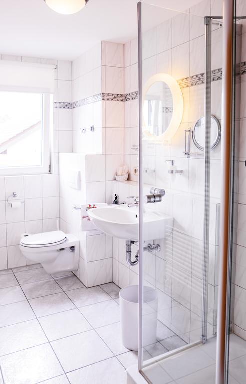 Sporthotel Schoenblick Меерсбург Екстериор снимка