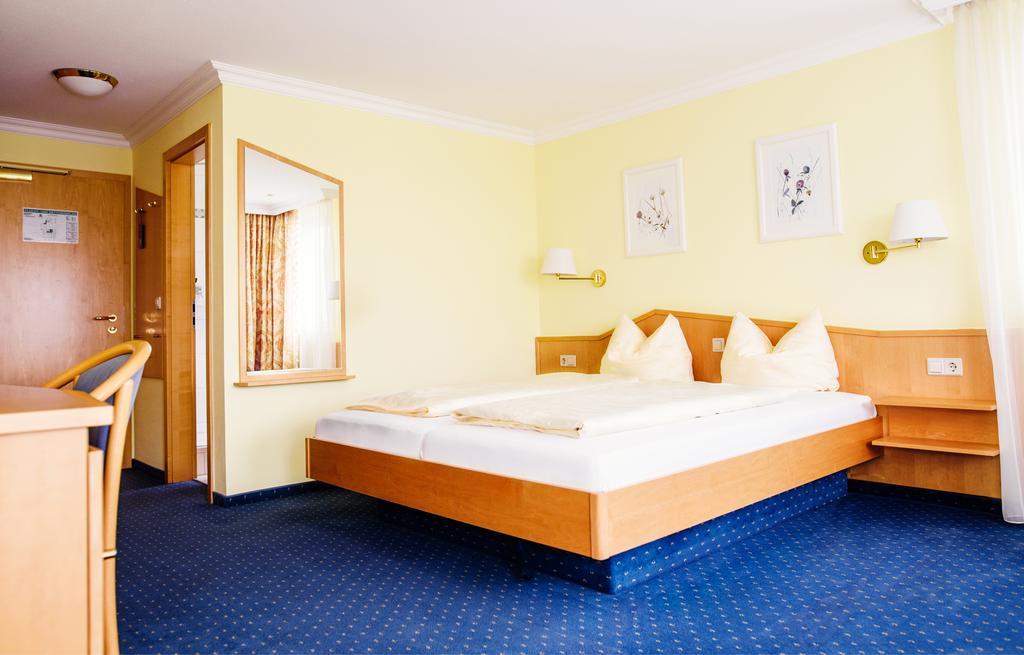 Sporthotel Schoenblick Меерсбург Екстериор снимка