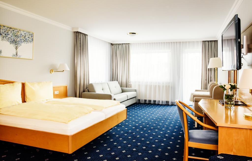 Sporthotel Schoenblick Меерсбург Екстериор снимка
