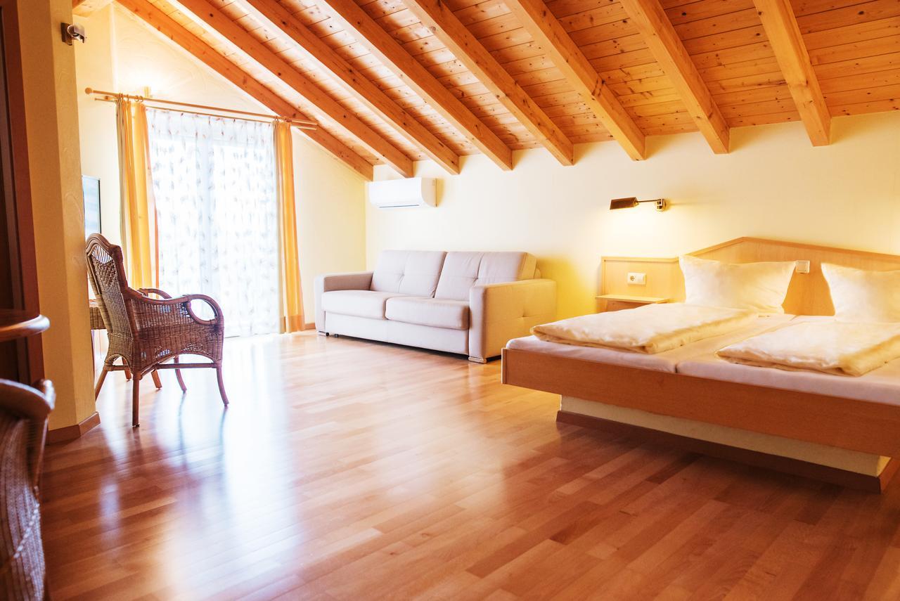 Sporthotel Schoenblick Меерсбург Екстериор снимка